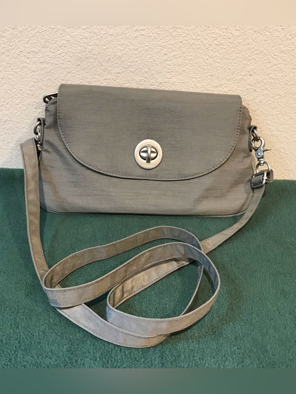 Baggallini Gray Crossbody Shoulder Bag